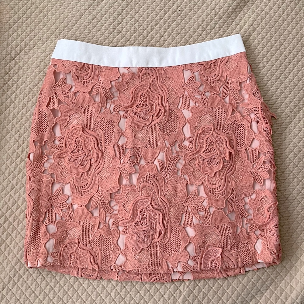 Pink lace skirt. Size S